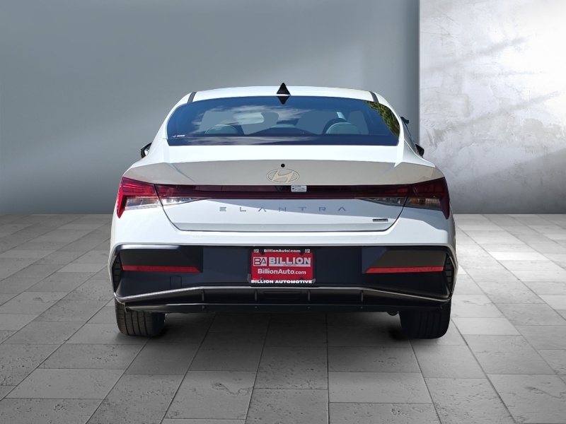 2025 Hyundai Elantra Hybrid
