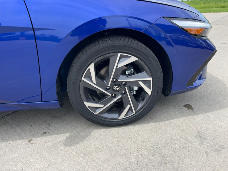 2025 Hyundai Elantra Hybrid