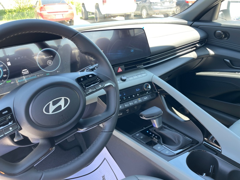 2025 Hyundai Elantra Hybrid