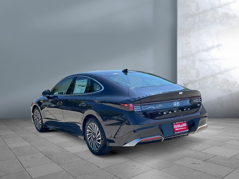 2025 Hyundai Sonata Hybrid
