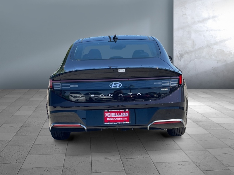 2025 Hyundai Sonata Hybrid