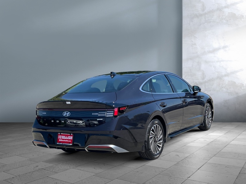 2025 Hyundai Sonata Hybrid
