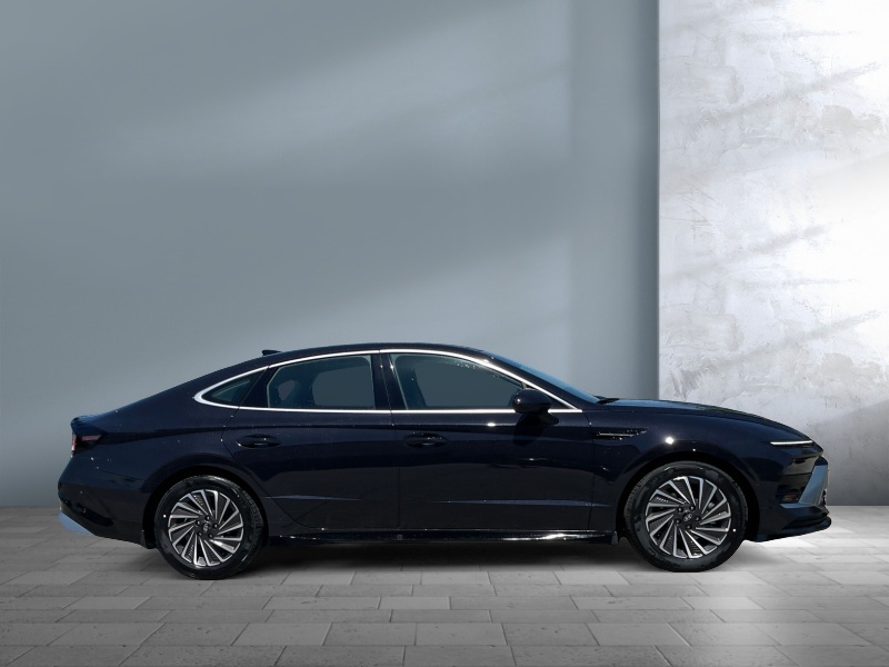 2025 Hyundai Sonata Hybrid