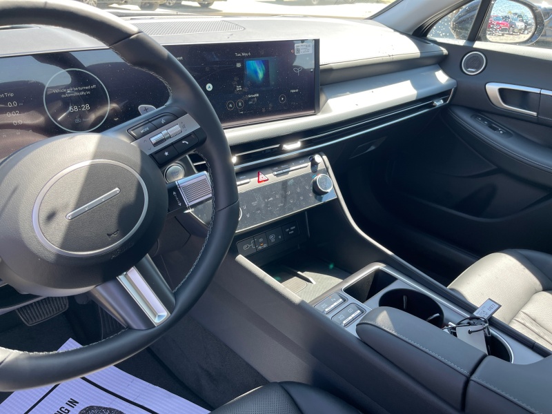 2025 Hyundai Sonata Hybrid
