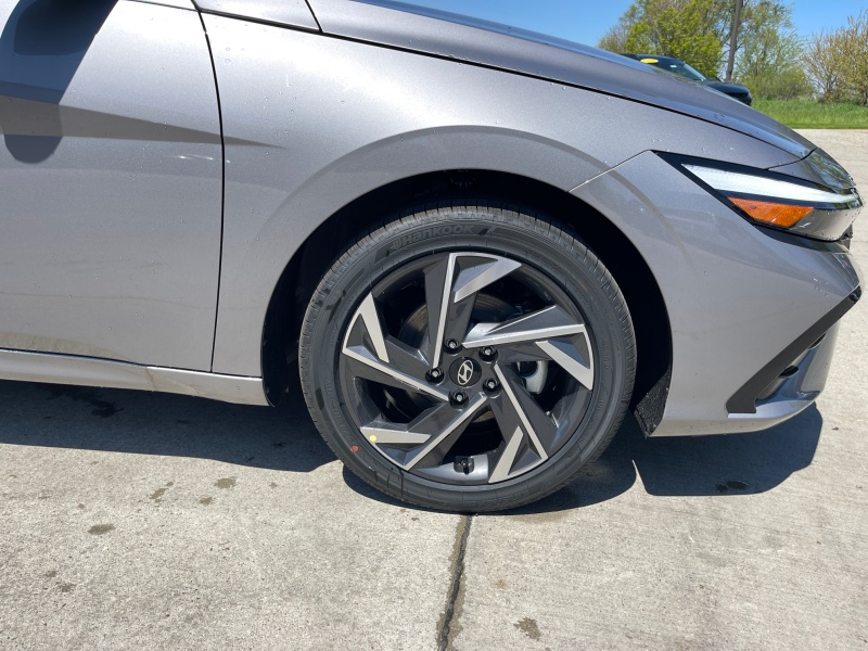 2025 Hyundai Elantra Hybrid