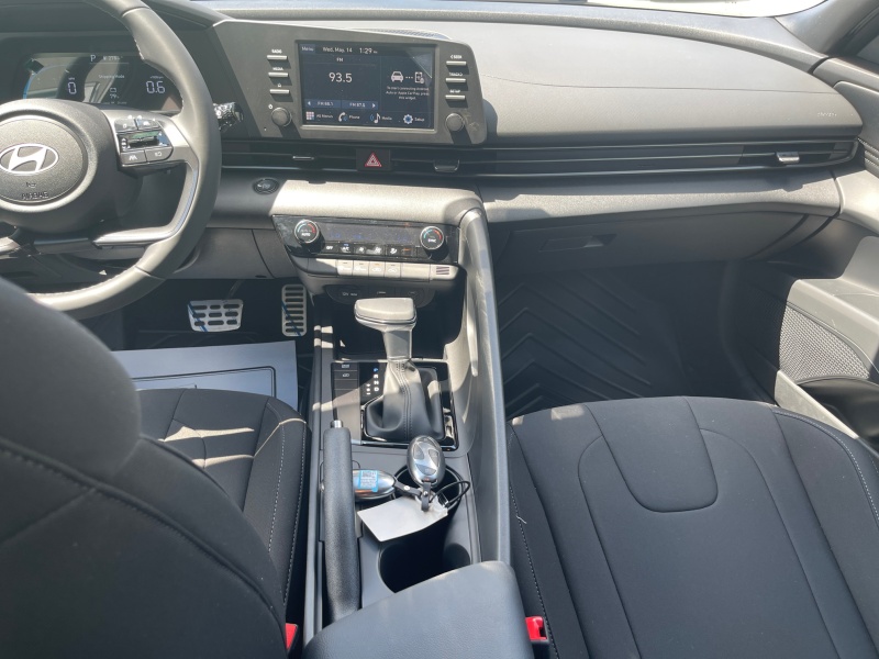 2025 Hyundai Elantra