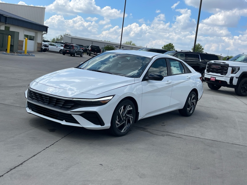 New 2025 Hyundai Elantra SEL Sport Cars
