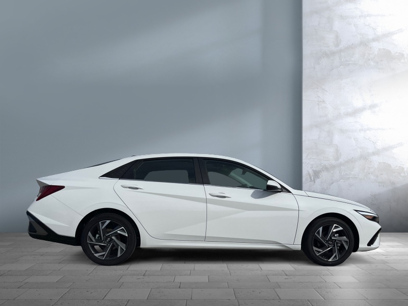 2025 Hyundai Elantra Hybrid