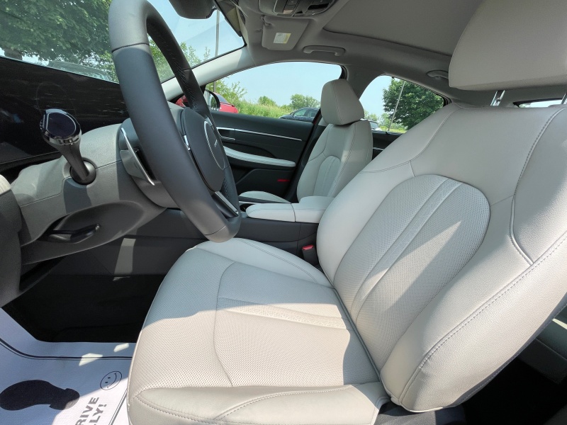 2025 Hyundai Sonata Hybrid