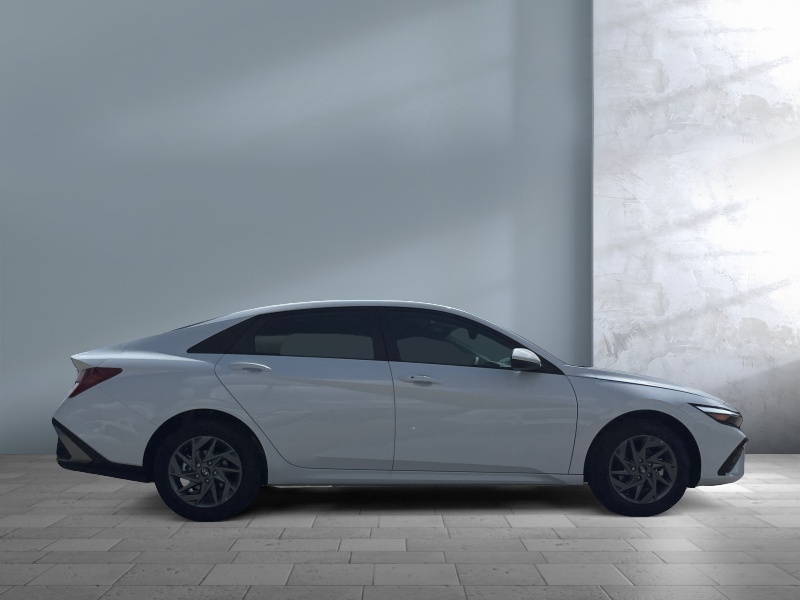 2025 Hyundai Elantra Hybrid