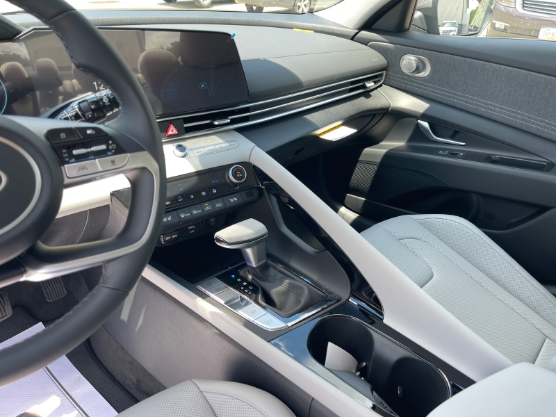 2025 Hyundai Elantra Hybrid