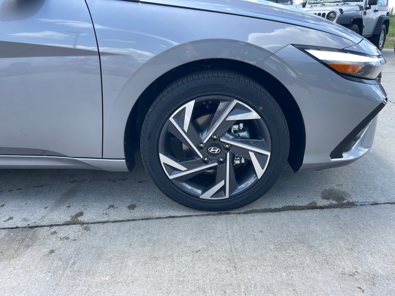 2025 Hyundai Elantra Hybrid