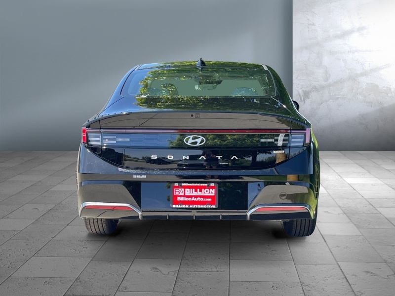 2025 Hyundai Sonata Hybrid
