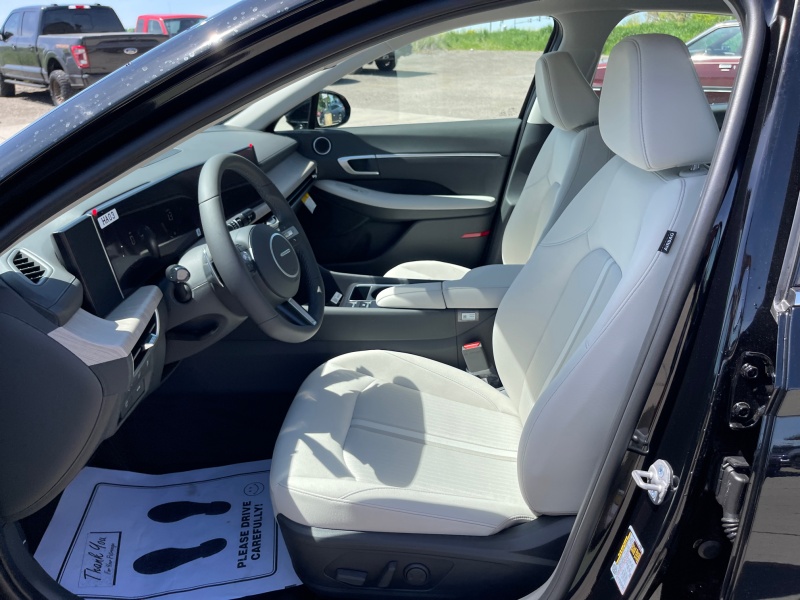 2025 Hyundai Sonata Hybrid