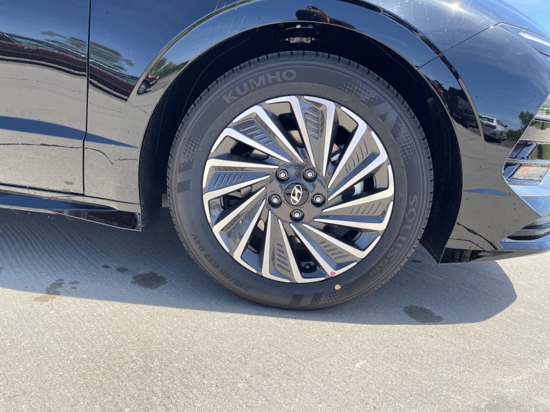 2025 Hyundai Sonata Hybrid