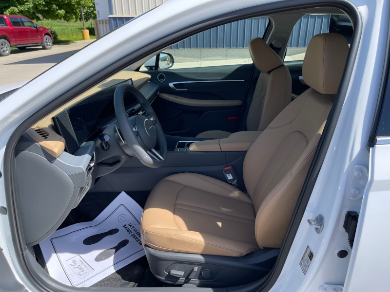 2025 Hyundai Sonata Hybrid