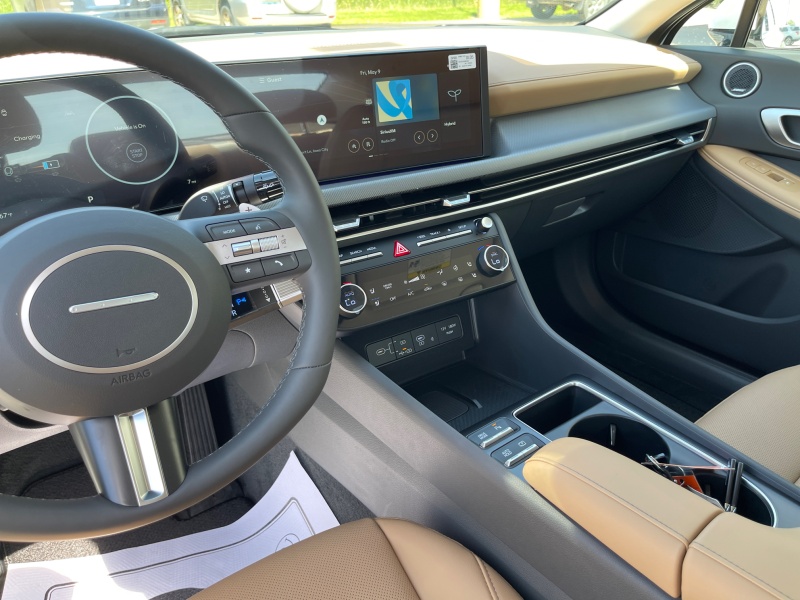 2025 Hyundai Sonata Hybrid