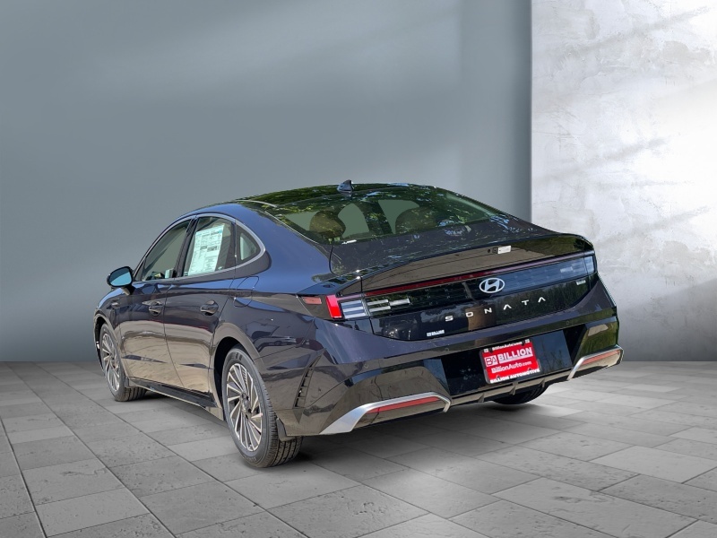 2025 Hyundai Sonata Hybrid