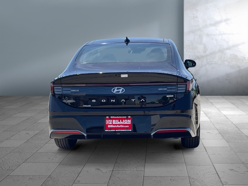 2025 Hyundai Sonata Hybrid