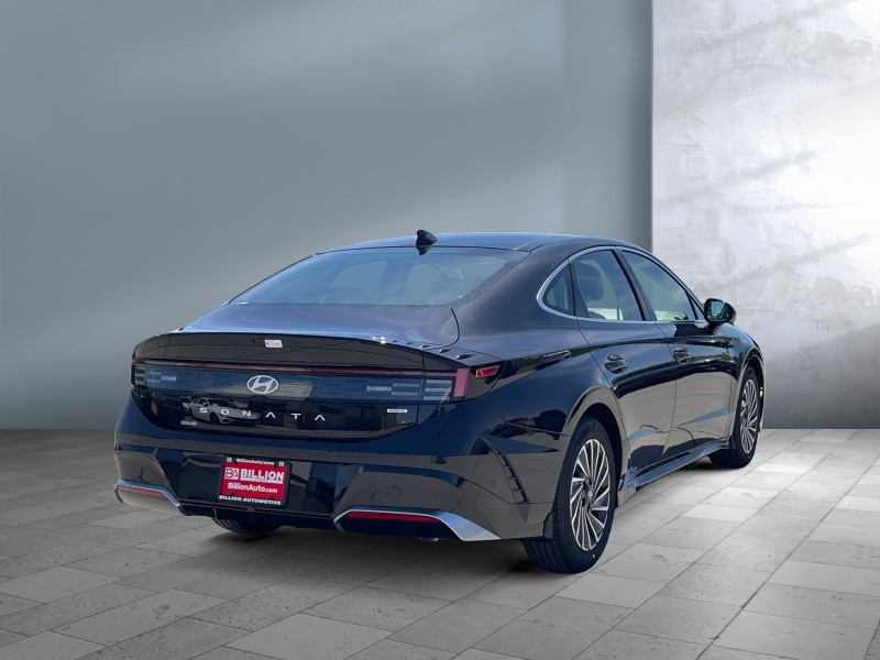 2025 Hyundai Sonata Hybrid