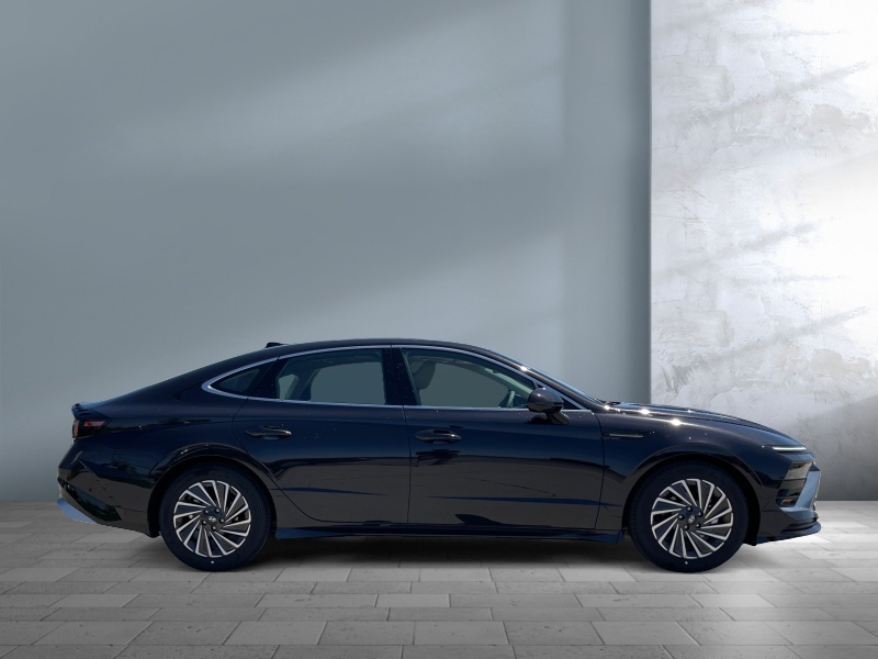 2025 Hyundai Sonata Hybrid