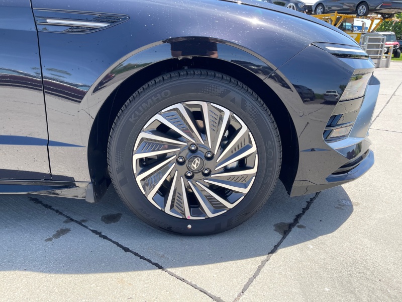 2025 Hyundai Sonata Hybrid