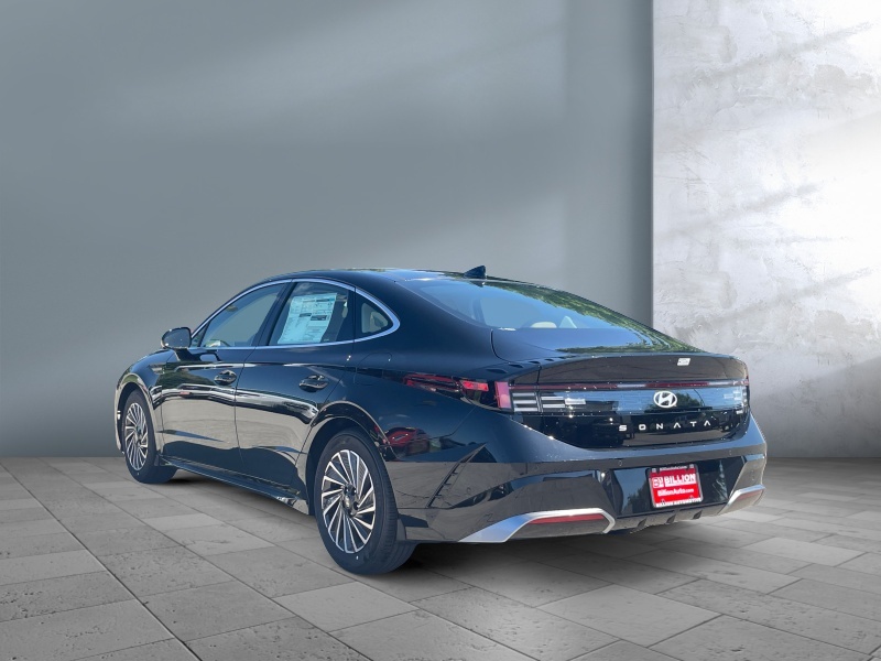 2025 Hyundai Sonata Hybrid