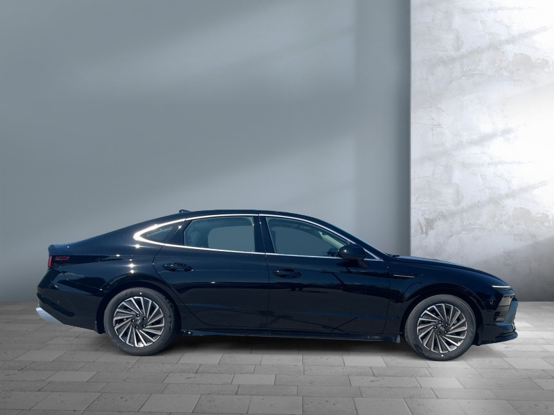 2025 Hyundai Sonata Hybrid
