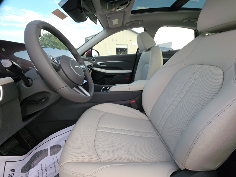 2025 Hyundai Sonata Hybrid