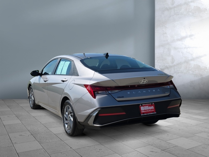 2025 Hyundai Elantra Hybrid