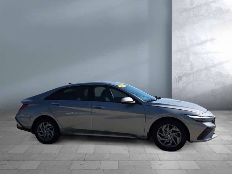 2025 Hyundai Elantra Hybrid