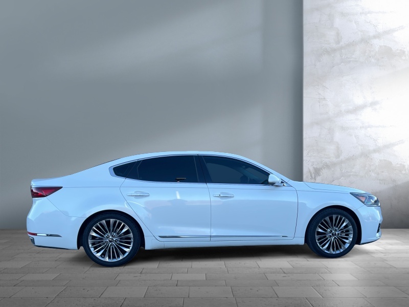 2017 Kia Cadenza