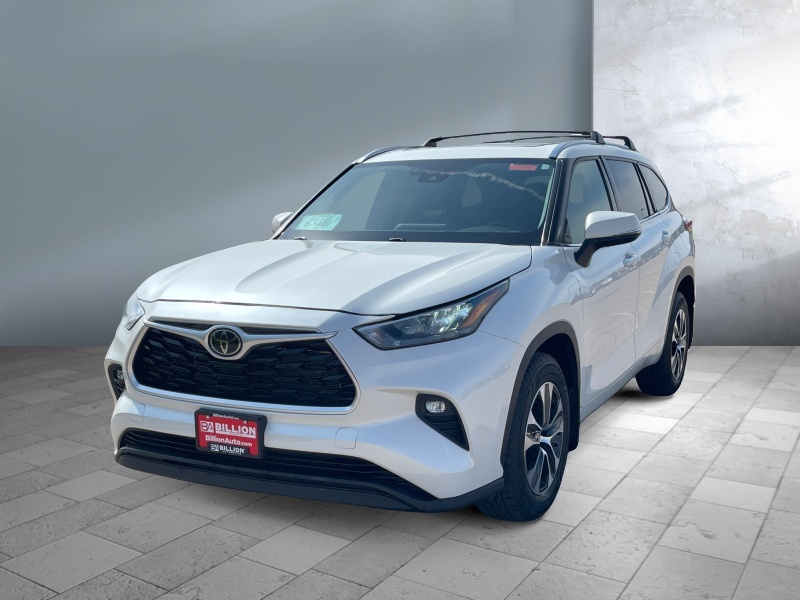 Used 2020 Toyota Highlander XLE SUVs