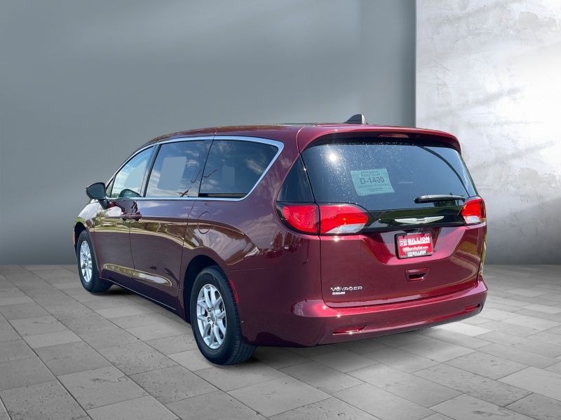 2022 Chrysler Voyager