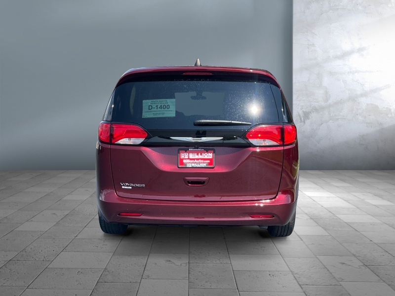 2022 Chrysler Voyager