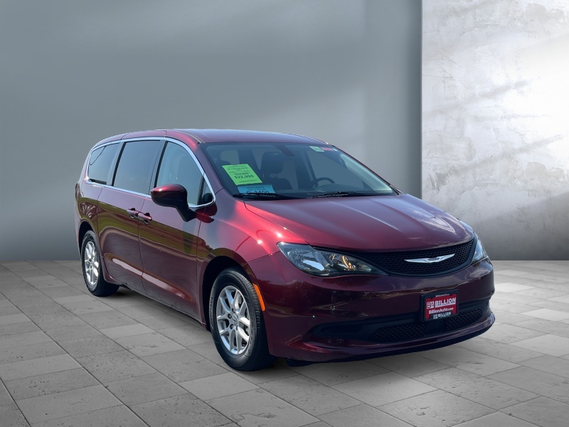 2022 Chrysler Voyager