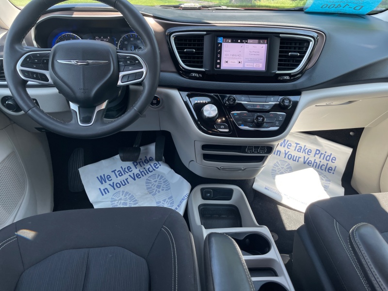 2022 Chrysler Voyager