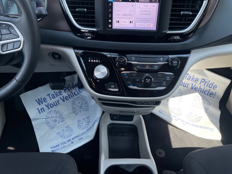 2022 Chrysler Voyager