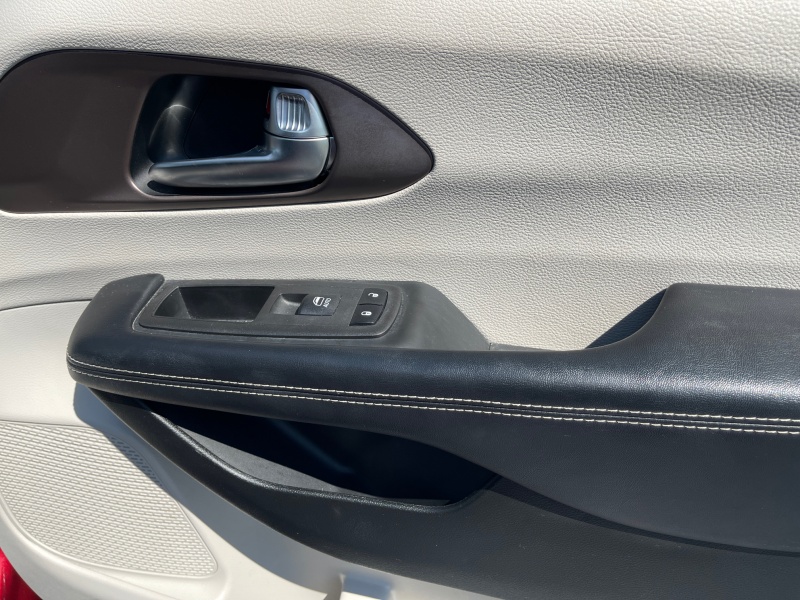 2022 Chrysler Voyager