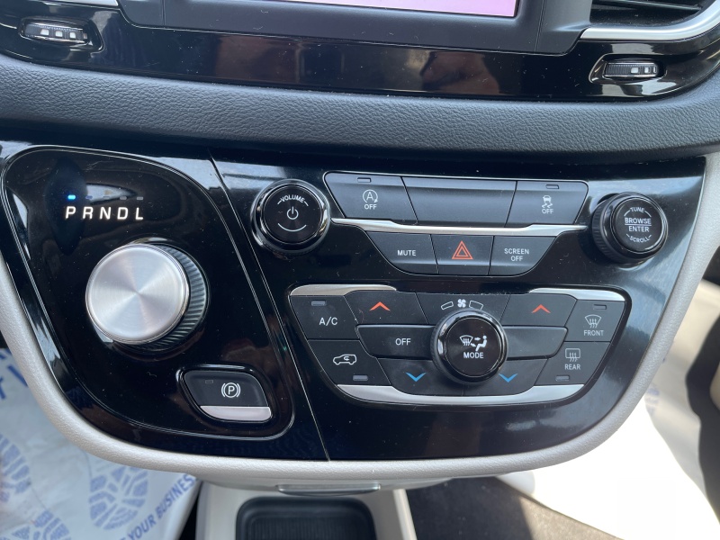 2022 Chrysler Voyager