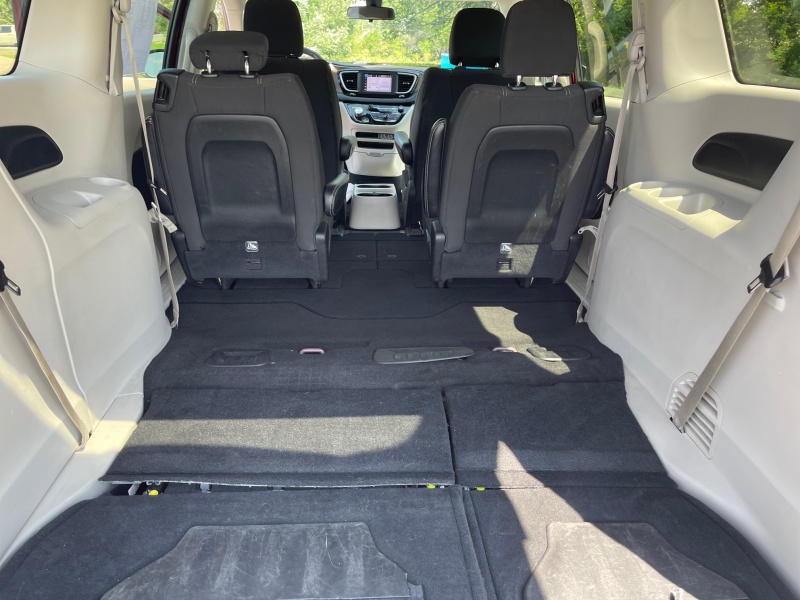 2022 Chrysler Voyager