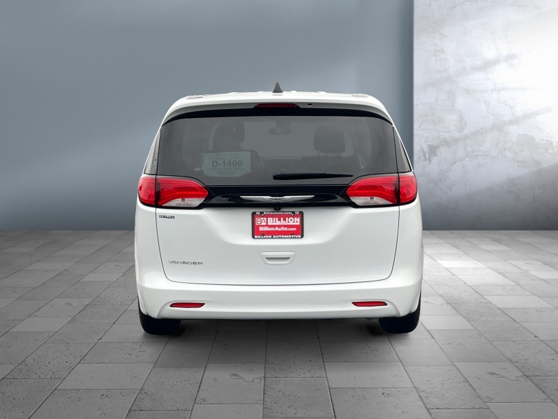 2024 Chrysler Voyager