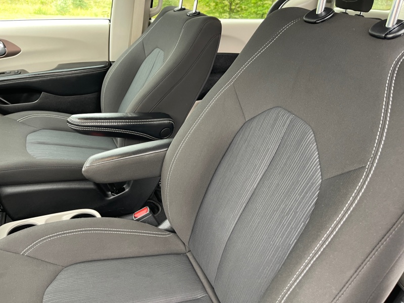 2024 Chrysler Voyager