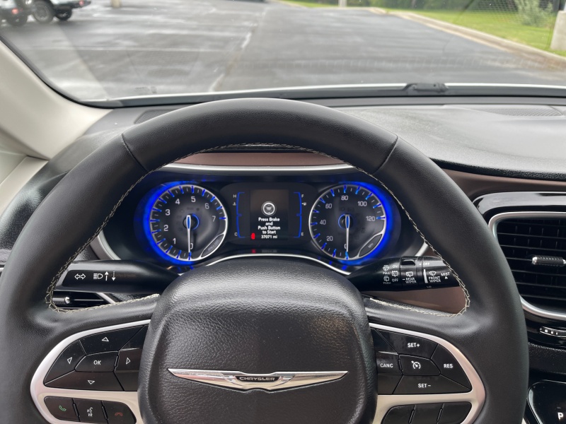 2024 Chrysler Voyager