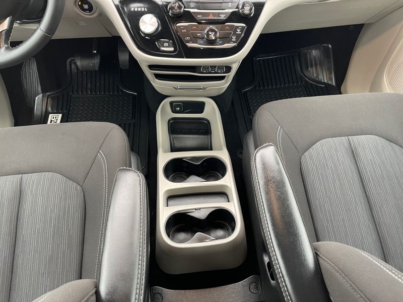 2024 Chrysler Voyager