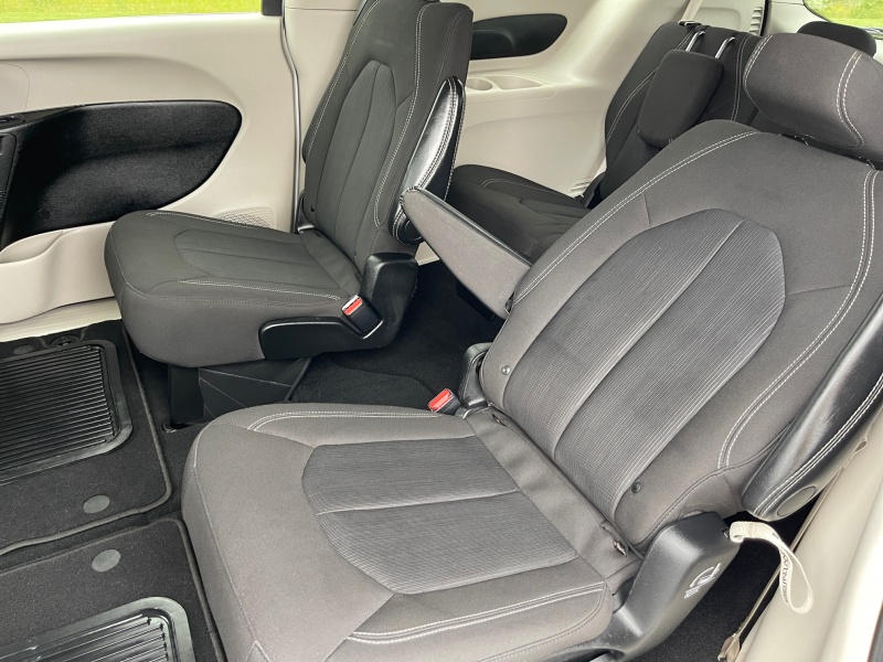 2024 Chrysler Voyager