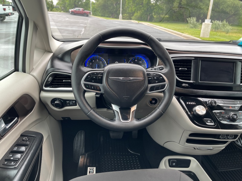 2024 Chrysler Voyager
