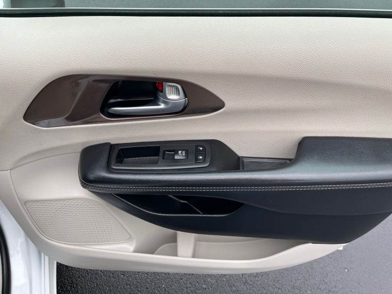 2024 Chrysler Voyager