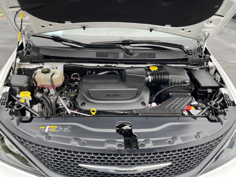 2024 Chrysler Voyager