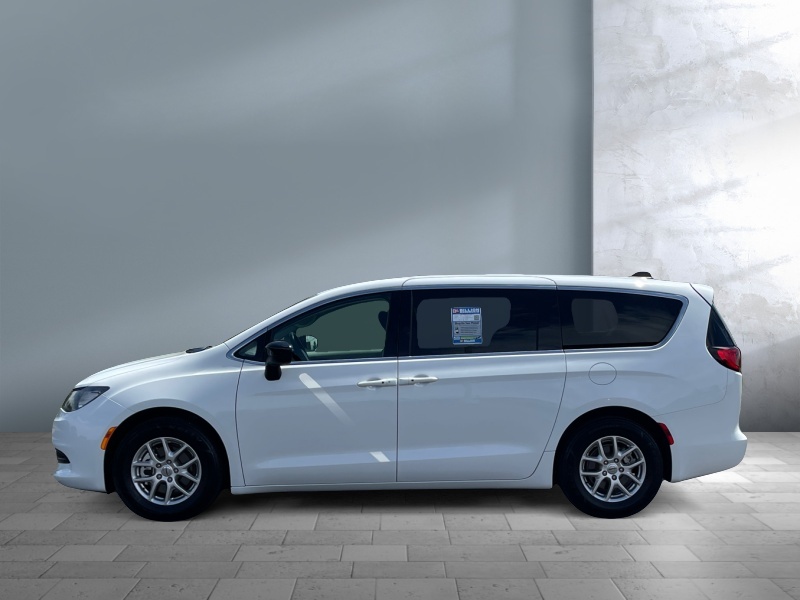 2024 Chrysler Voyager
